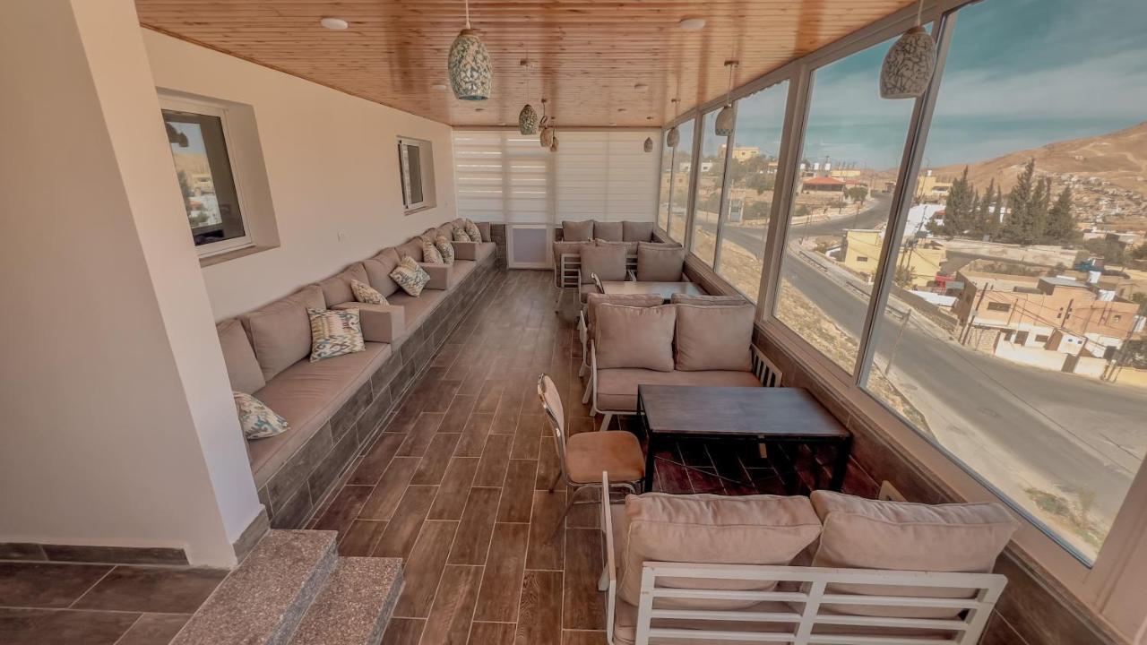 Beit Alshabaan Inn 瓦迪穆萨 外观 照片