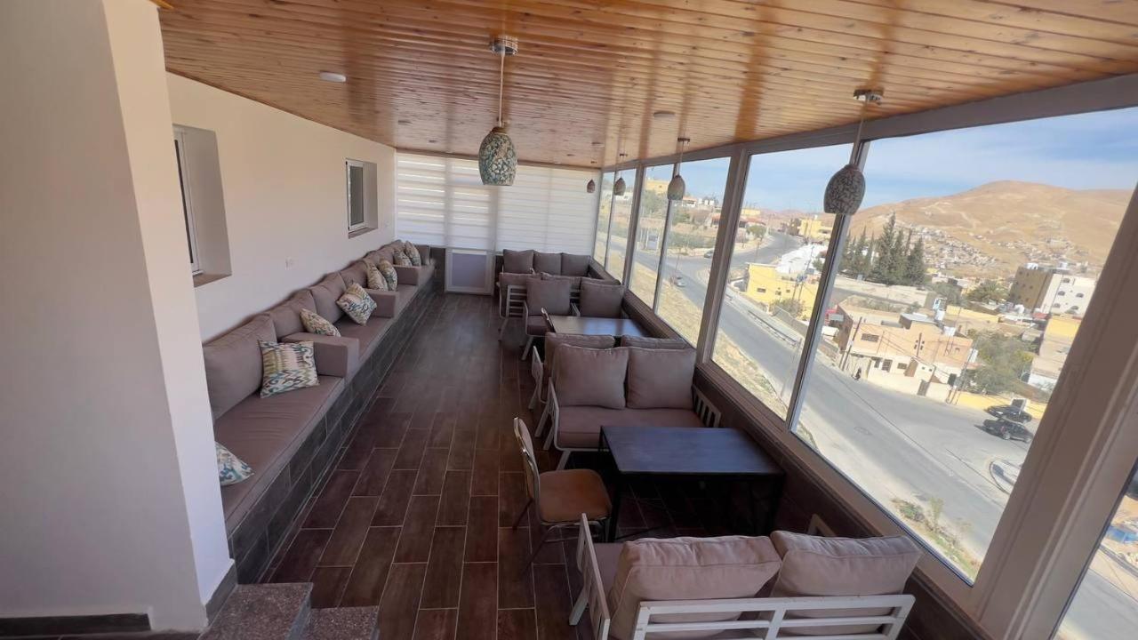 Beit Alshabaan Inn 瓦迪穆萨 外观 照片
