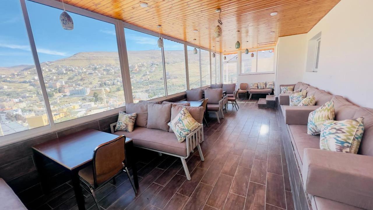 Beit Alshabaan Inn 瓦迪穆萨 外观 照片