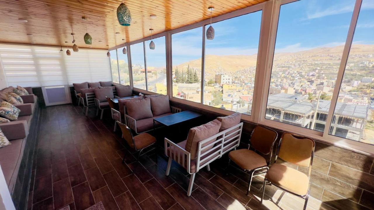 Beit Alshabaan Inn 瓦迪穆萨 外观 照片