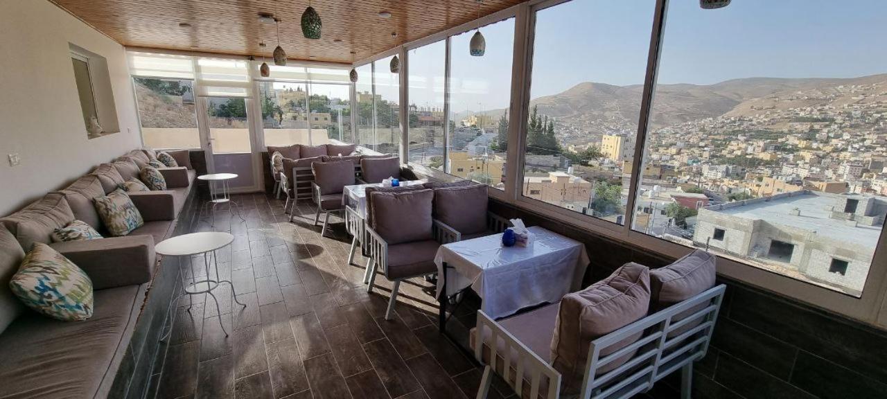 Beit Alshabaan Inn 瓦迪穆萨 外观 照片